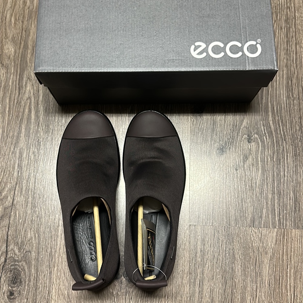 NWT Ecco the soft 7 gore tex waterproof slip on sneakers  extra width US 6-6.5